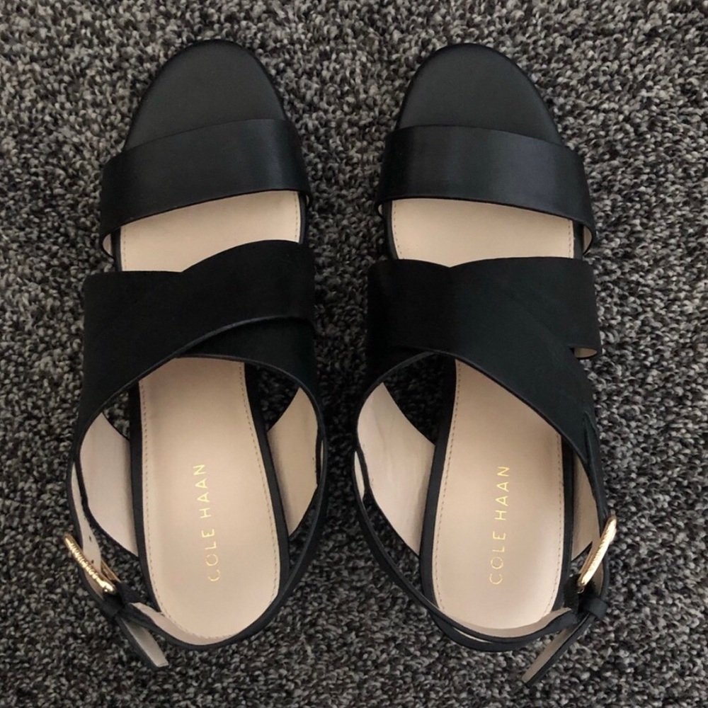 Authentic , beautiful wedged sandal